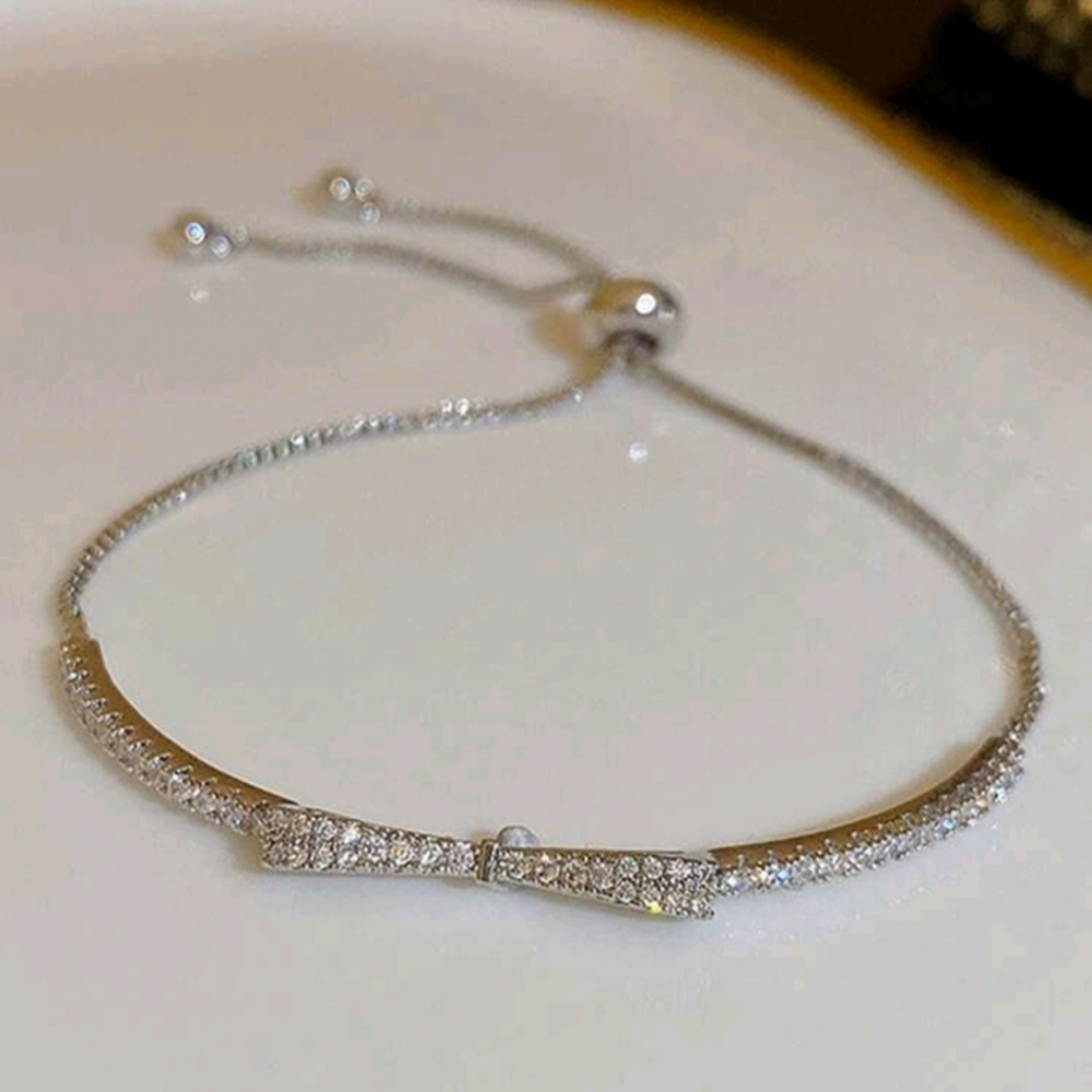 Sparkly bow bracelet